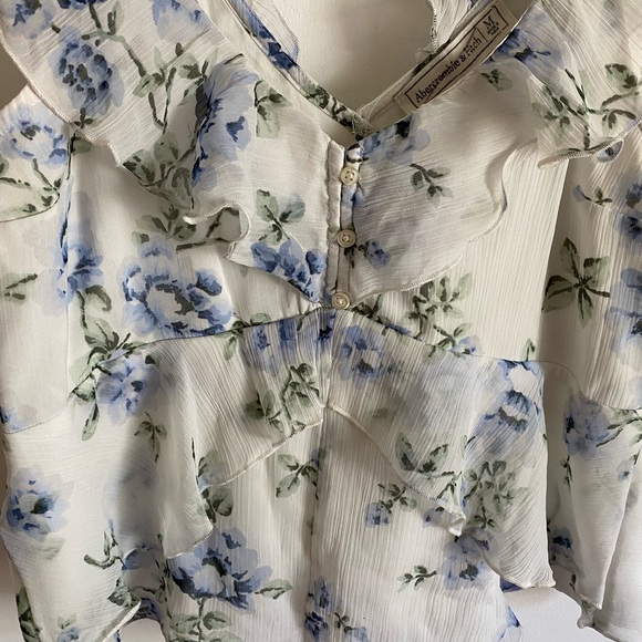 Abercrombie‎  White and Blue Floral Ruffle Top Y2K Feminine Cottagecore Fairy - Picture 2 of 5